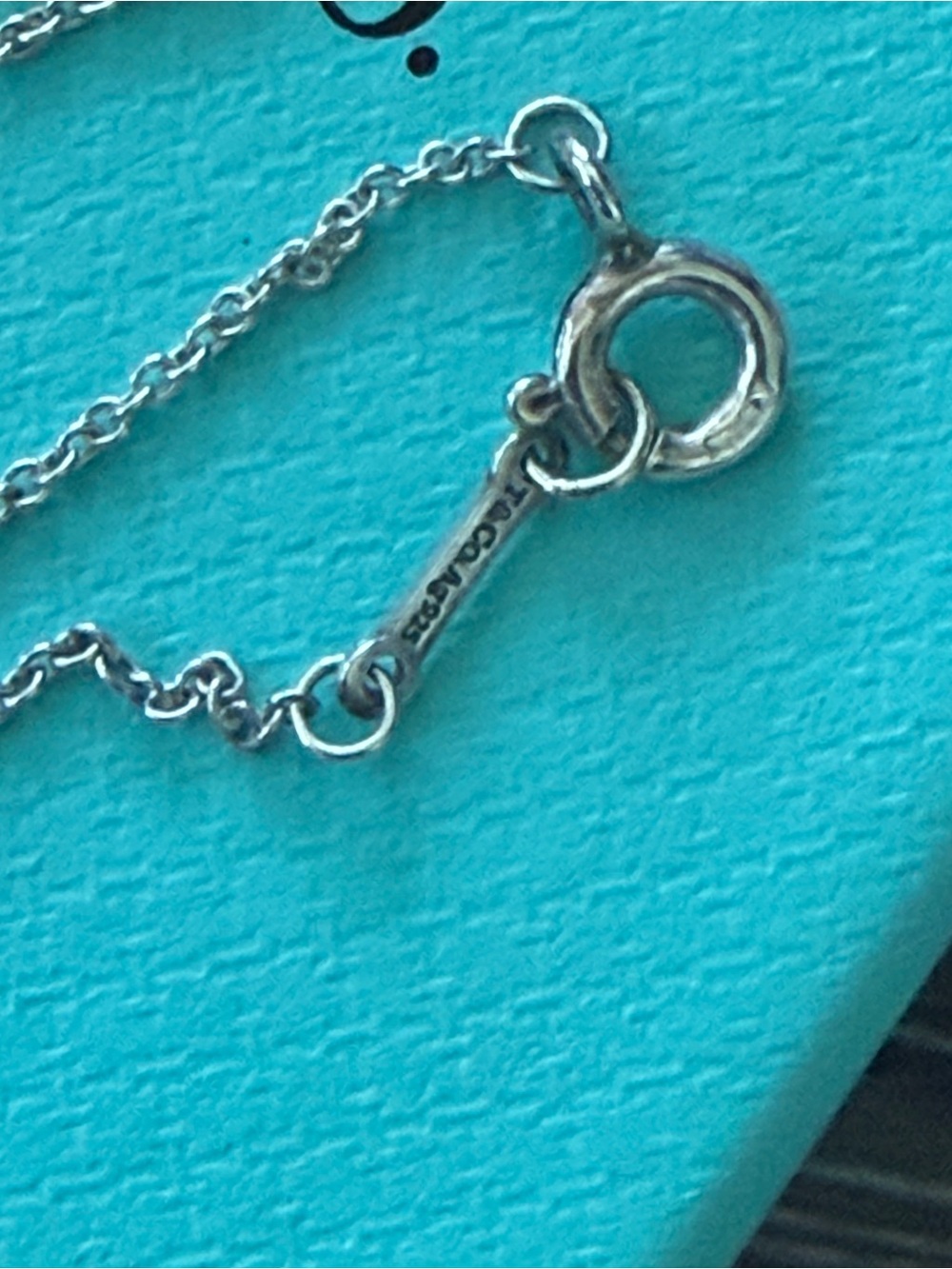Tiffany & Co. Paloma Picasso Olive Leaf Pearl Pendant Necklace on 16” chain - Picture 4 of 6